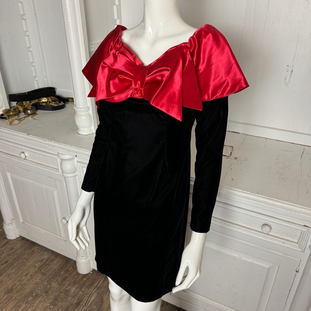 🎀 Vintage Handmade Velvet Satin Bow Dress - Picture 3 of 14